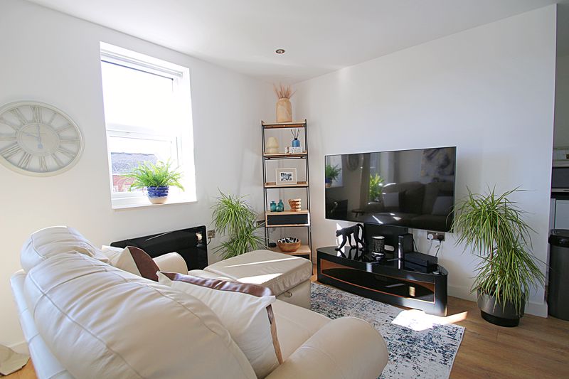 Living- click for photo gallery